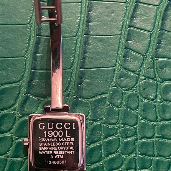 Gucci Silver Bangle Watch - Picture 4 of 7